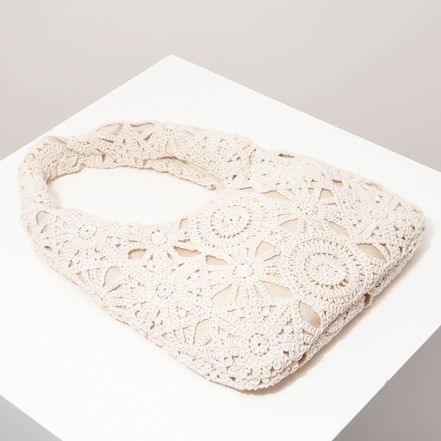 Pattern Hollow Woven Shoulder Bag