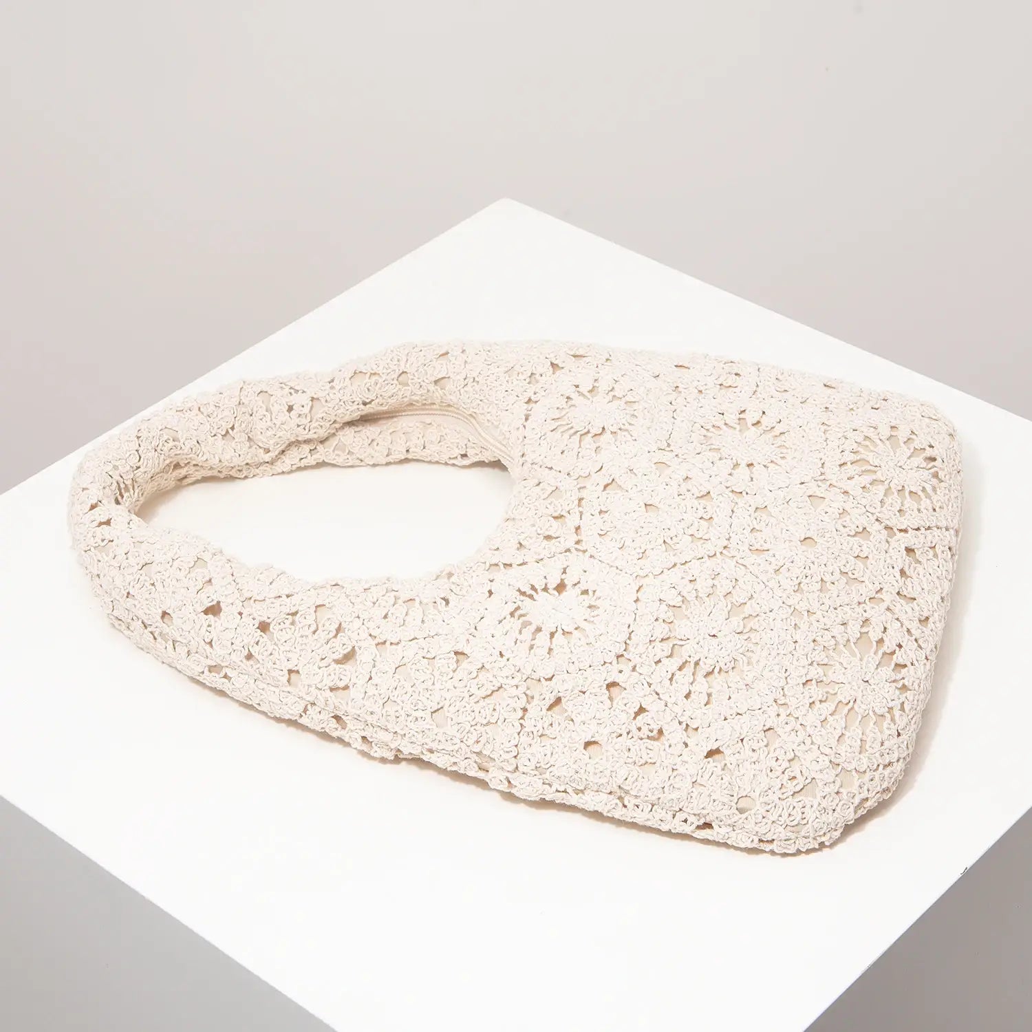 Pattern Hollow Woven Shoulder Bag