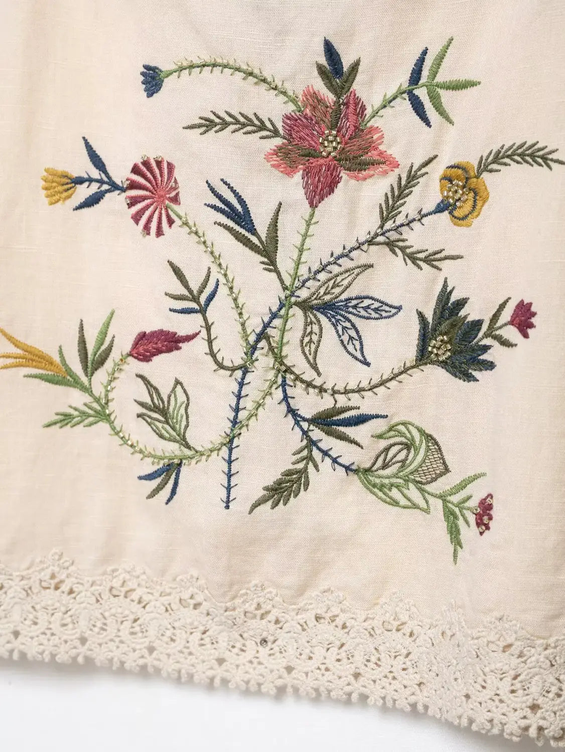 Women’s Casual Retro Flower Embroidered Lace Camisole Top with Versatile Mid-waist Shorts