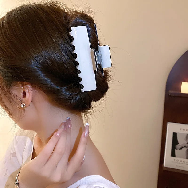 Geometric Claw Clip for Women