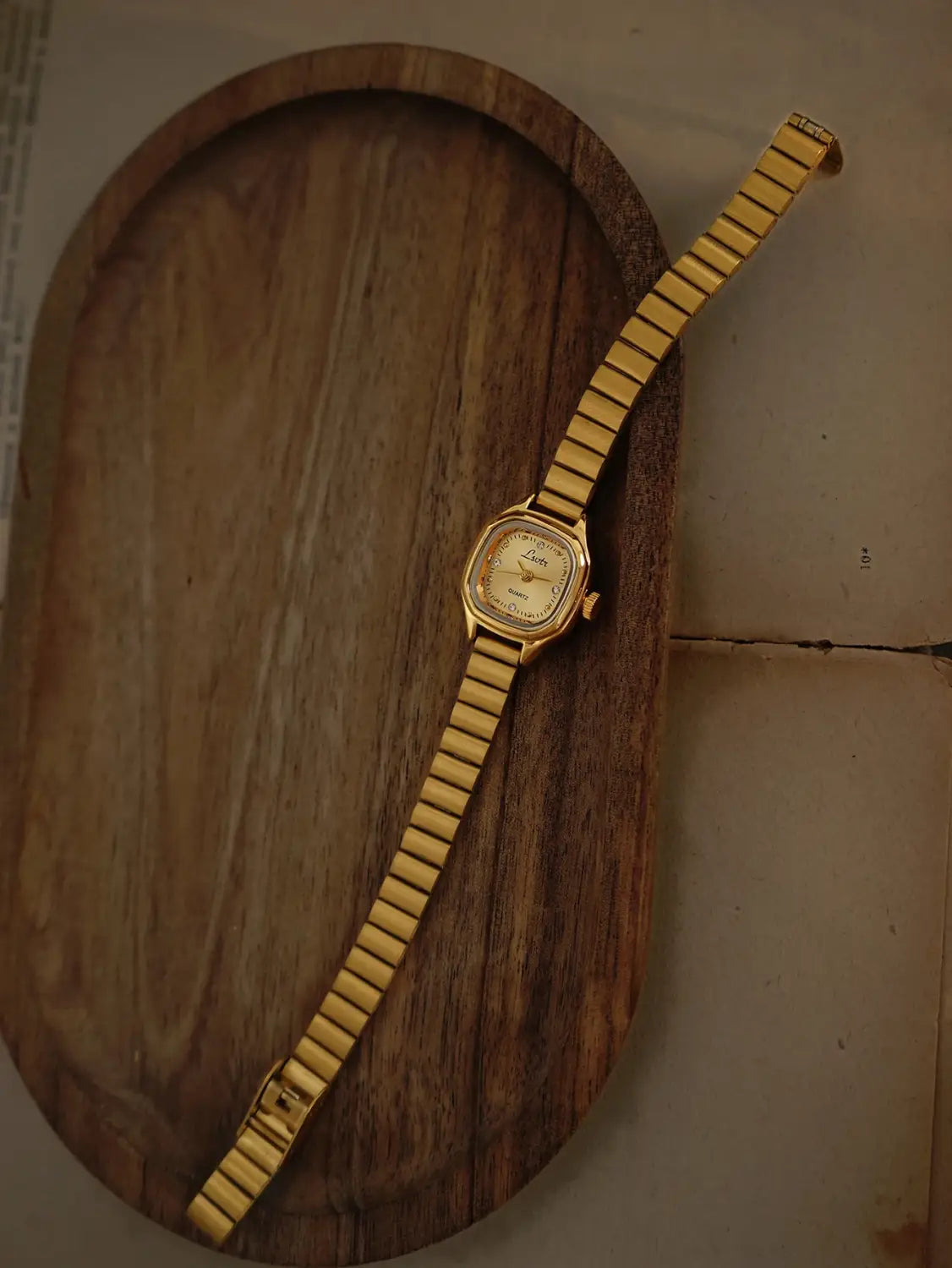 French-Style Vintage Exquisite Gold Square Small Dial Women’s Watch