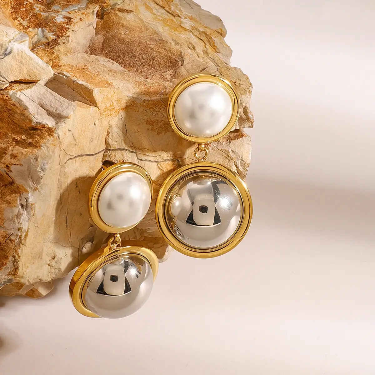 Pearl Two tone Round Earrings