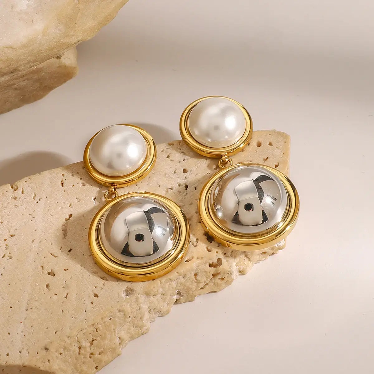 Pearl Two tone Round Earrings