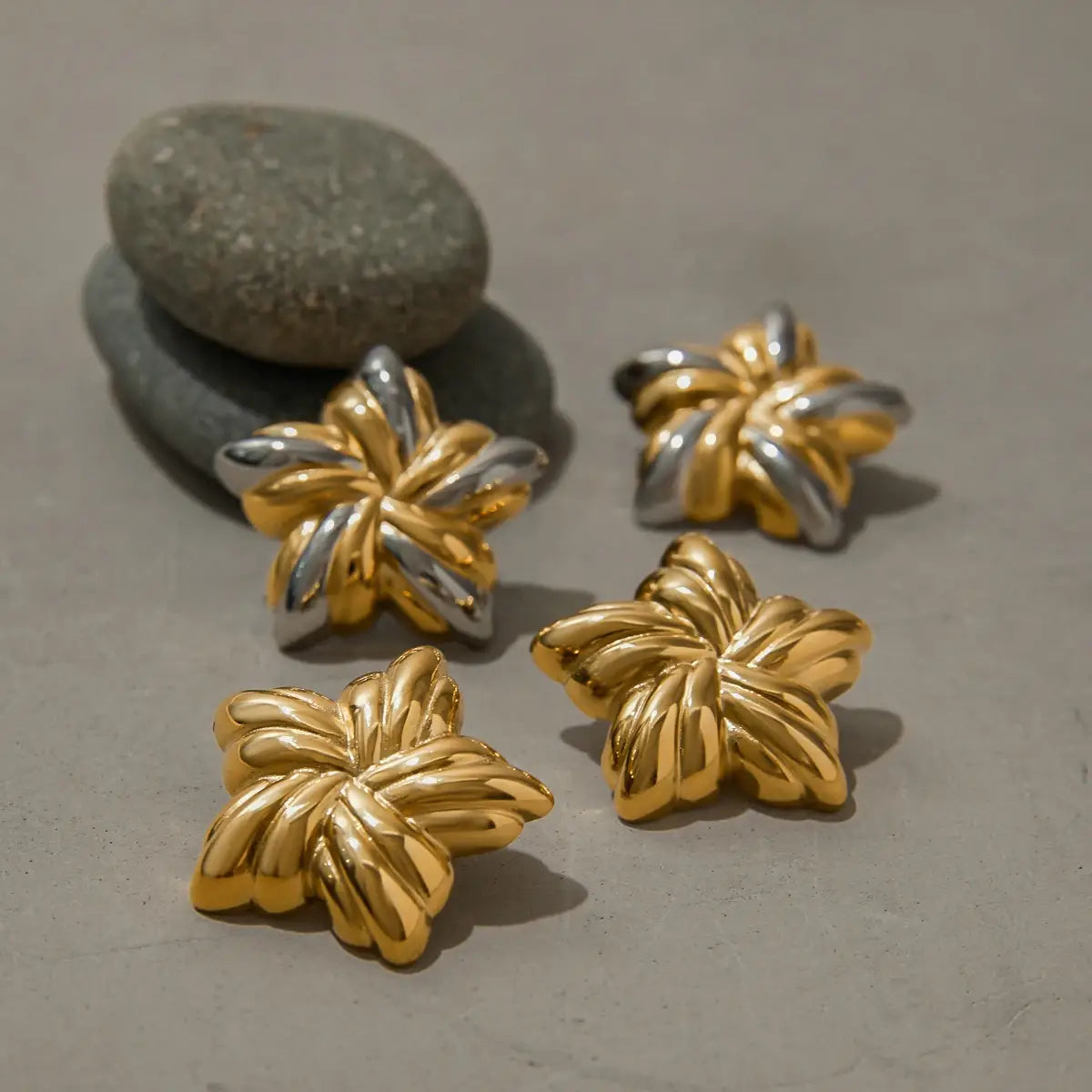 Two Tone Ribbed Pentagram Earrings