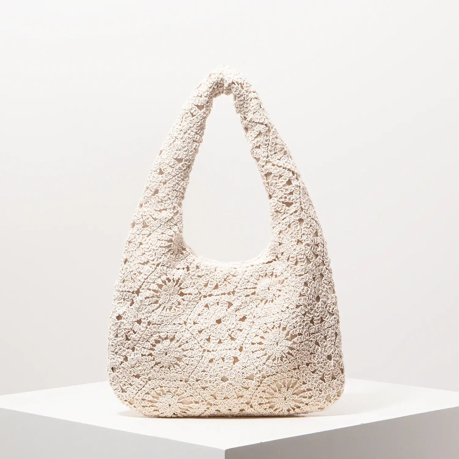 Pattern Hollow Woven Shoulder Bag