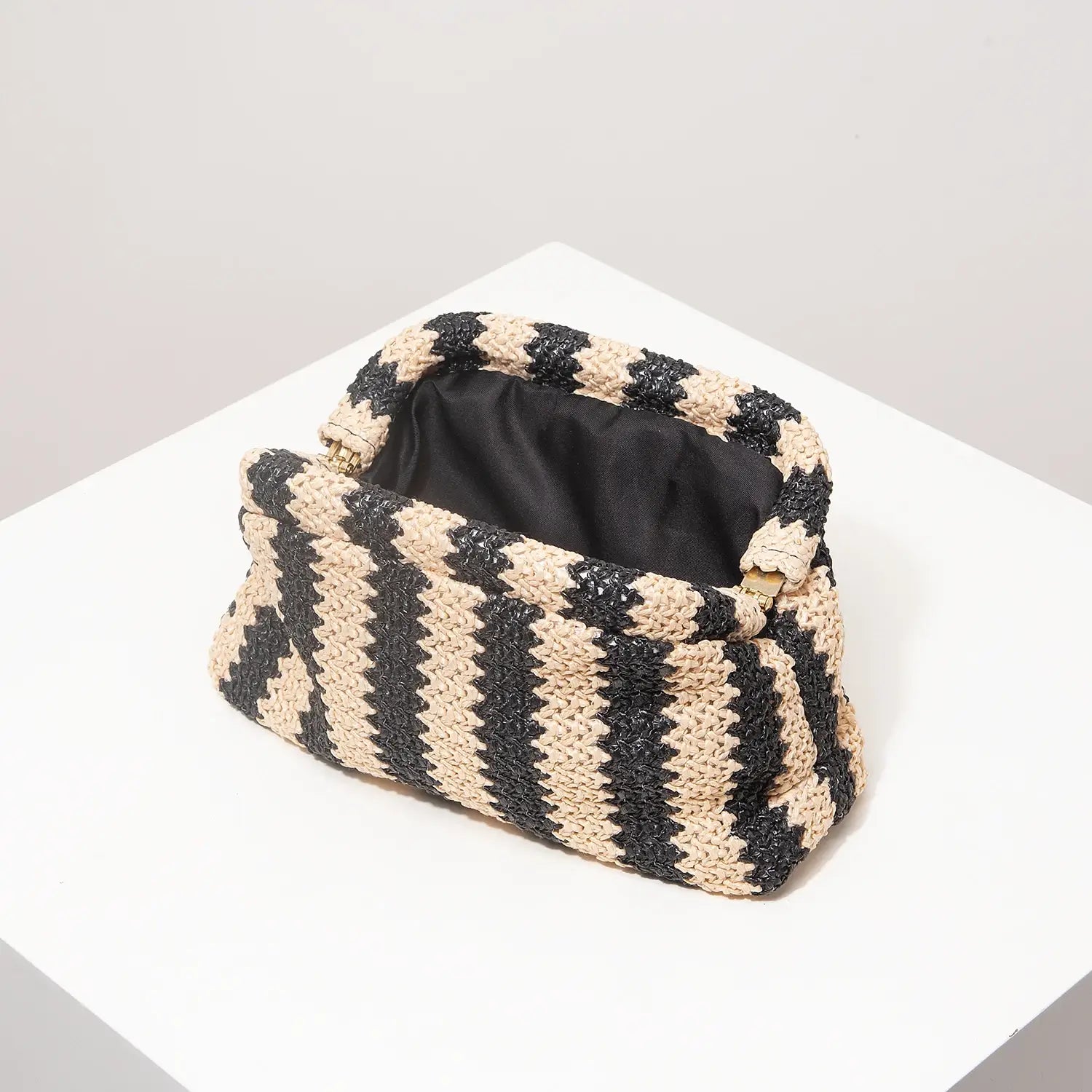 Striped Contrasting Color Knitted Ladies Clutch Bag