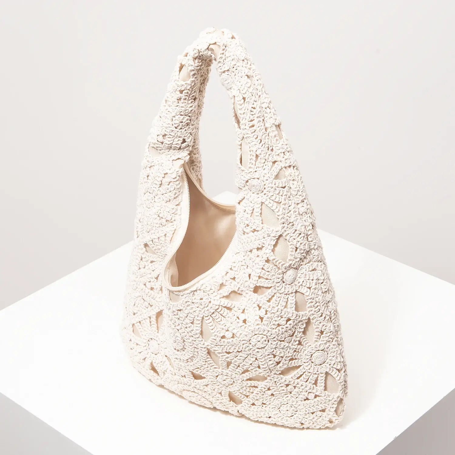 Pattern Hollow Woven Shoulder Bag