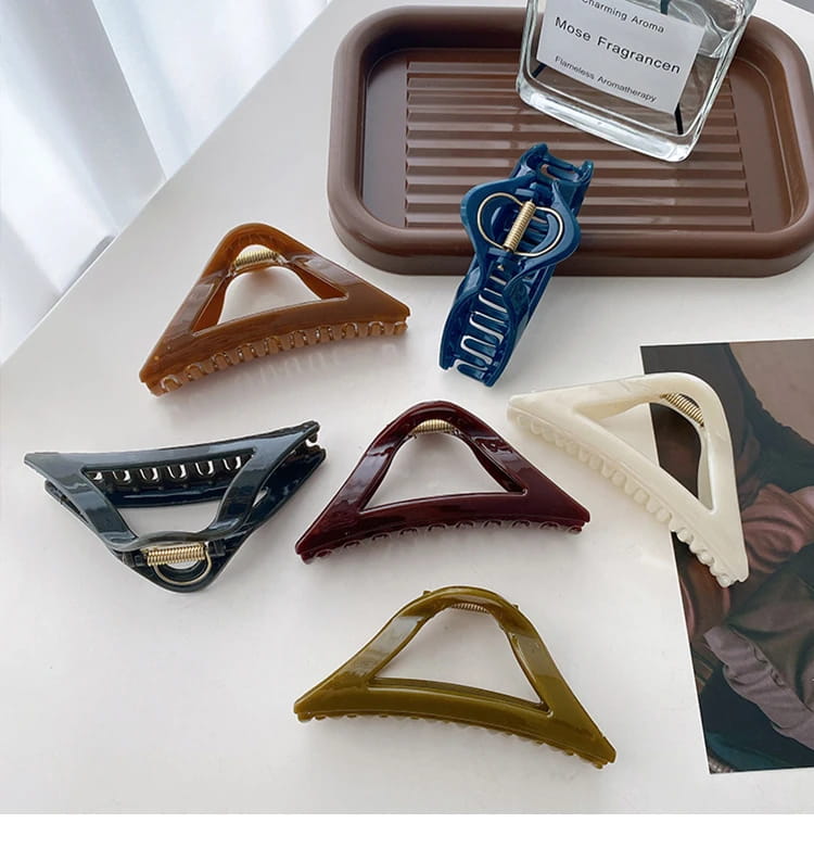 Big Triangle Hairpin