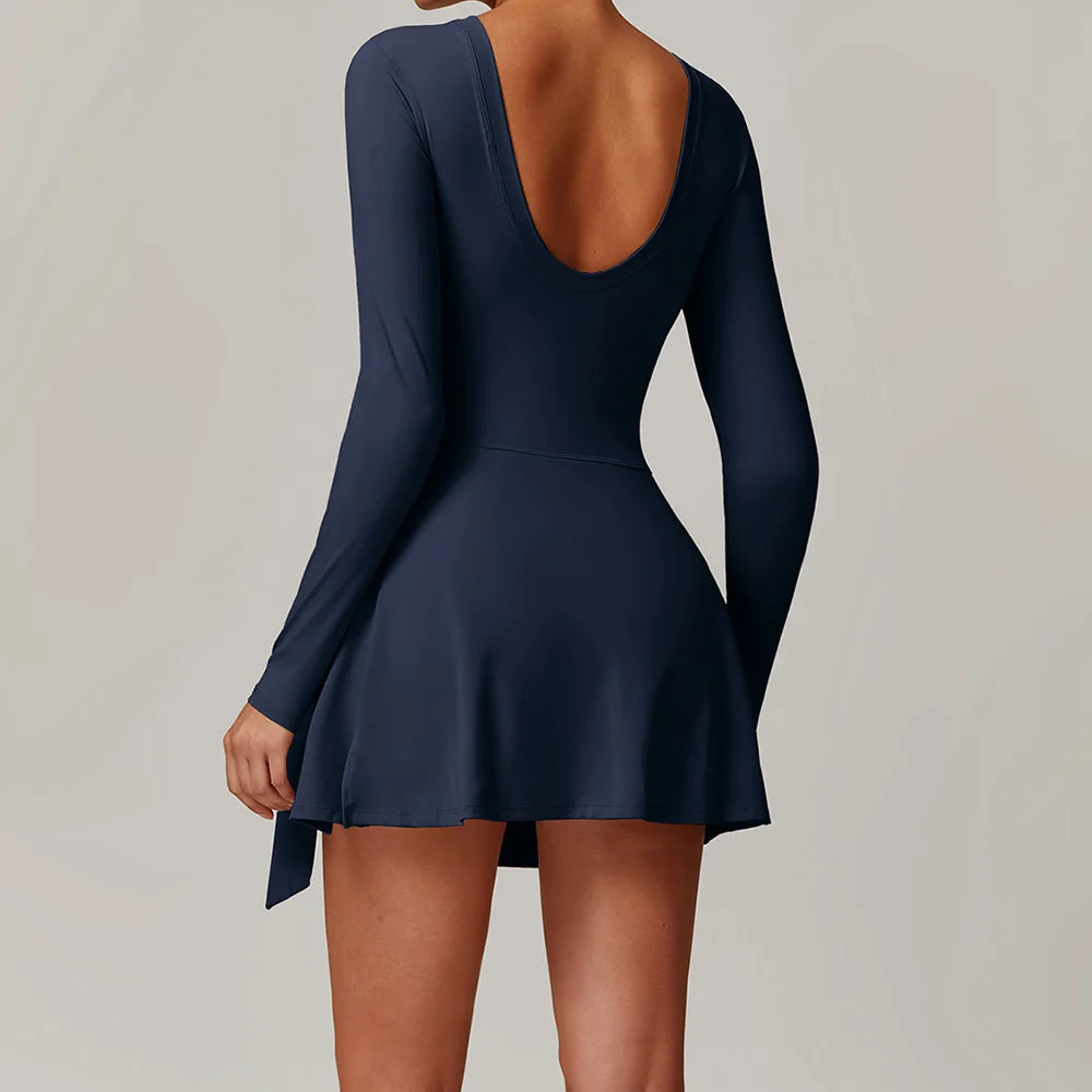 Kort sportsjumpsuit med lange ermer og treningssett 