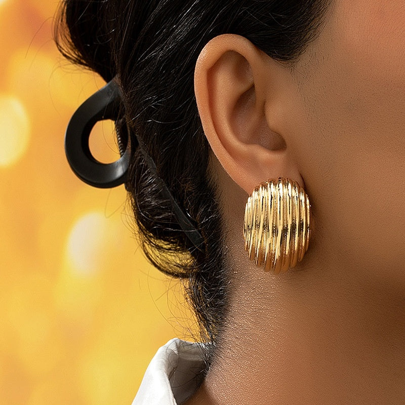 Vintage Crumpled Metal Hollow Semi-circle Earrings - Norellé