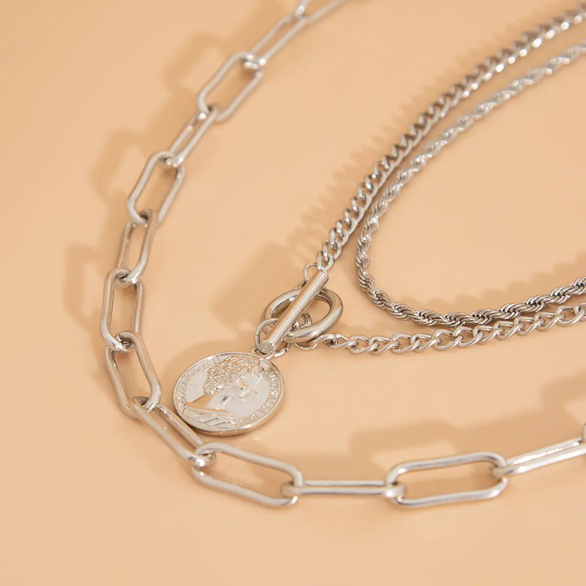 Vintage Ins Portrait Pendant Necklace Suit