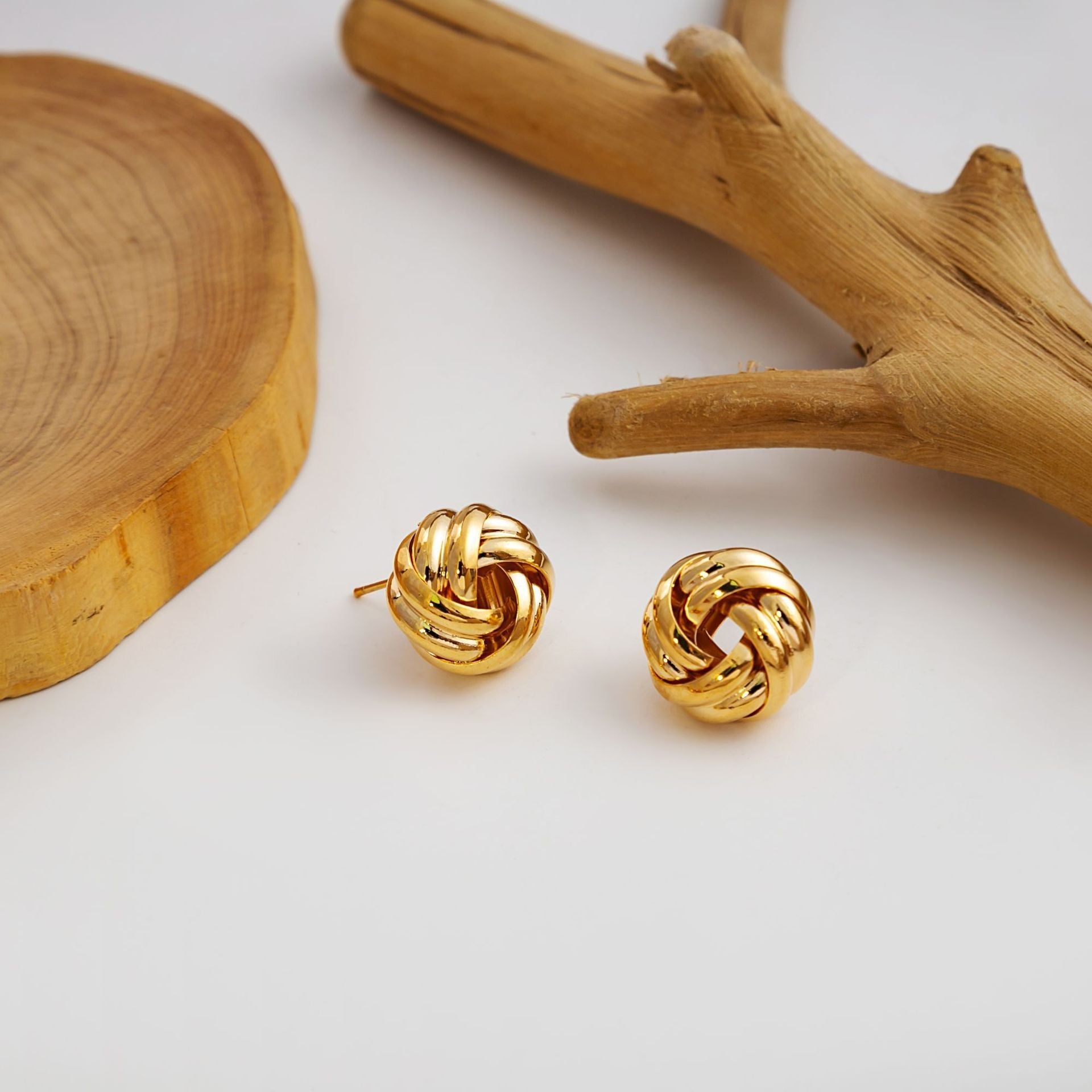 Fashion Geometry Pattern Stud Earrings Silver Needle Retro Hoop Earrings - Norellé