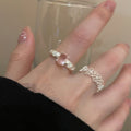 Niche Gentle Hollow Flower Ring - Norellé