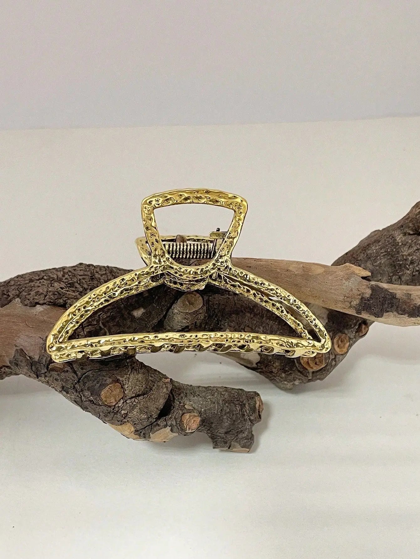 Artistic Retro Turquoise Classic Women’s Back Head Hair Claw - Old Gold Beating Pattern - electronic accessories