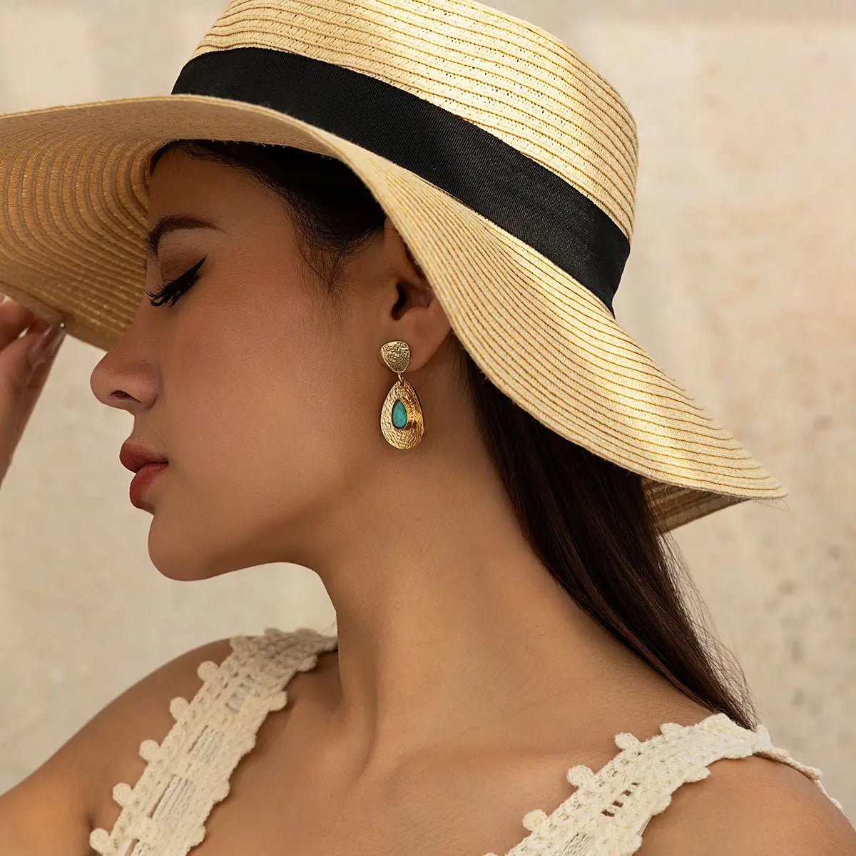 Drop-shaped Micro-inlaid Turquoise Pleated Ear Studs