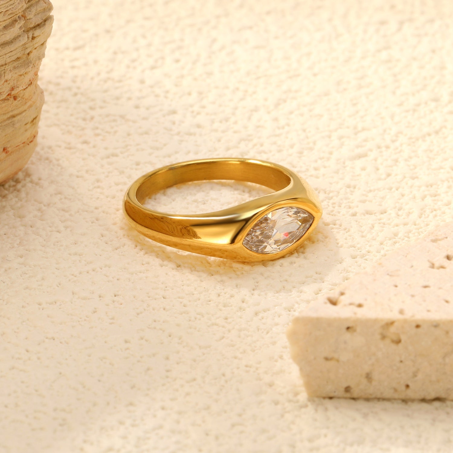 Retro 18K Zircon Ring Fashion - Norellé