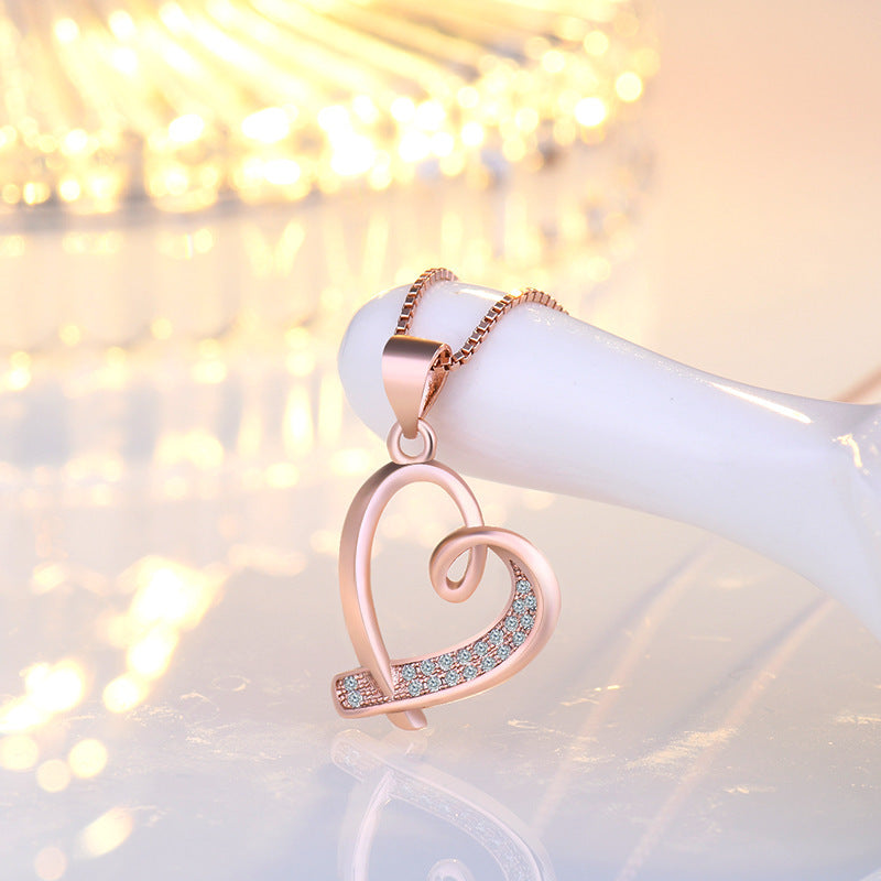 Women's Heart Necklace Hollow Clavicle Chain - Norellé