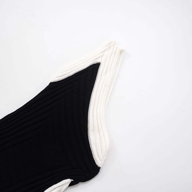 Slimming Contrast Color Sloping Shoulder Backless Dress