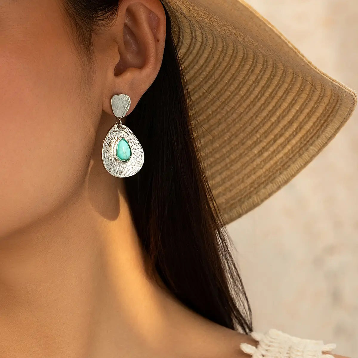 Drop-shaped Micro-inlaid Turquoise Pleated Ear Studs