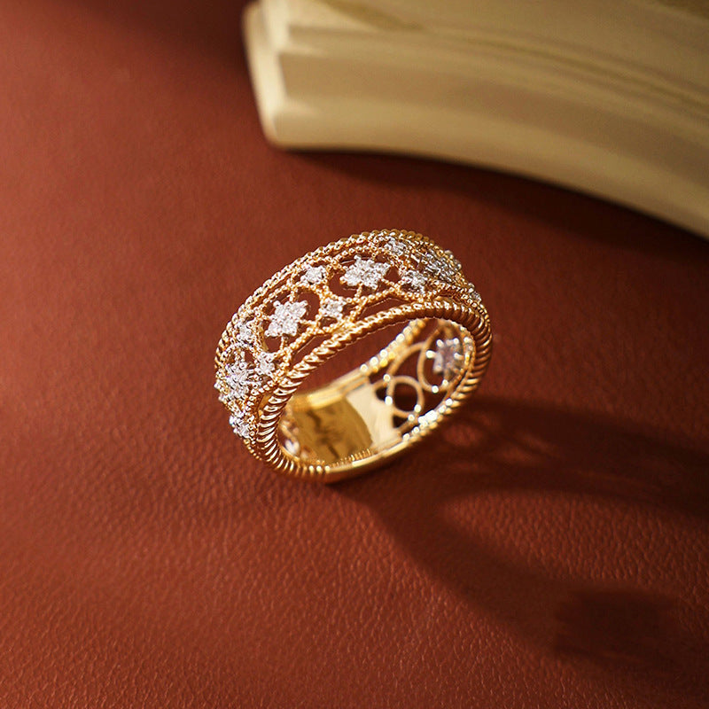 Carved Gold Vintage Court Style Hollow Pattern Ring - Norellé
