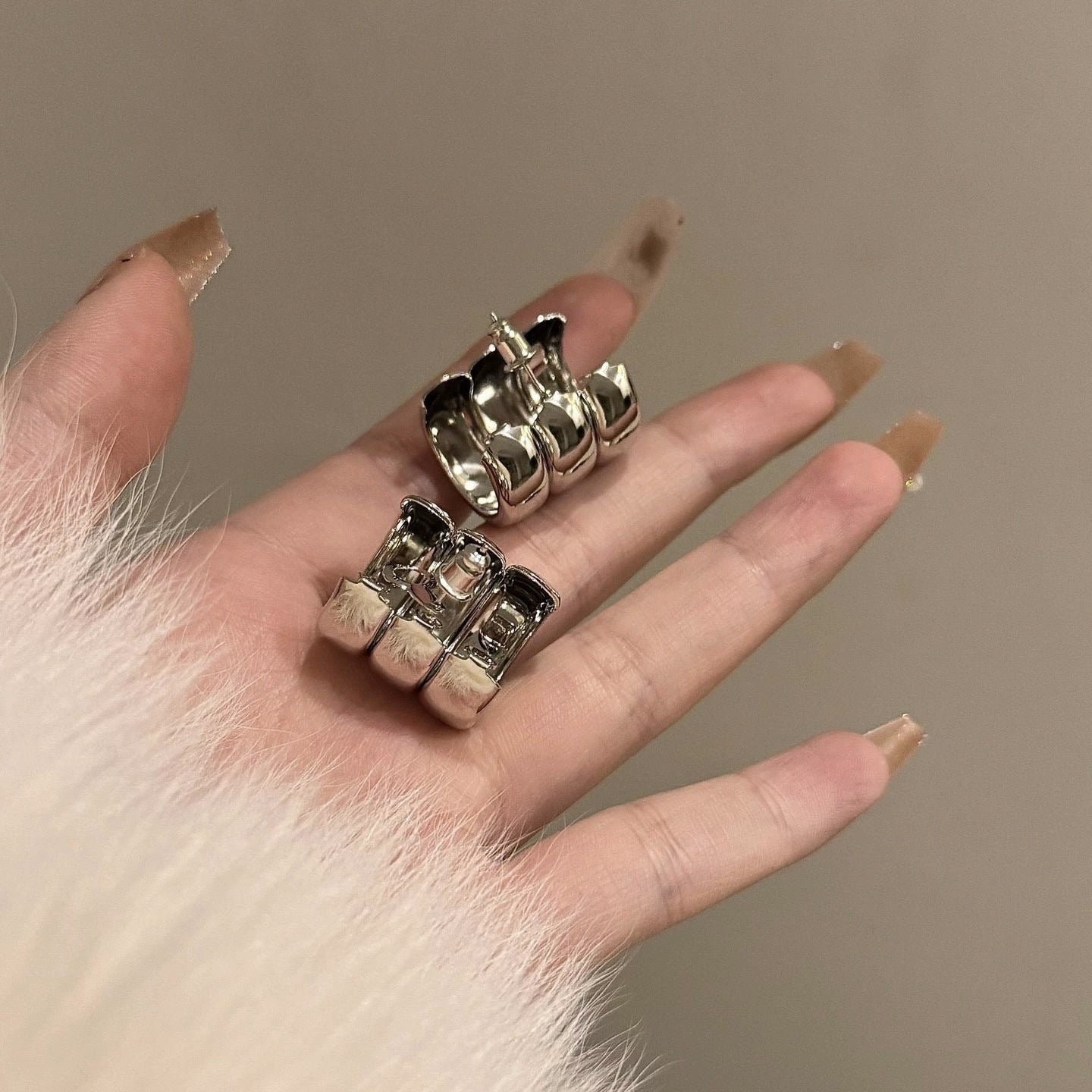 C- Shaped Personality Wild Earrings - Silver - electronic accessories