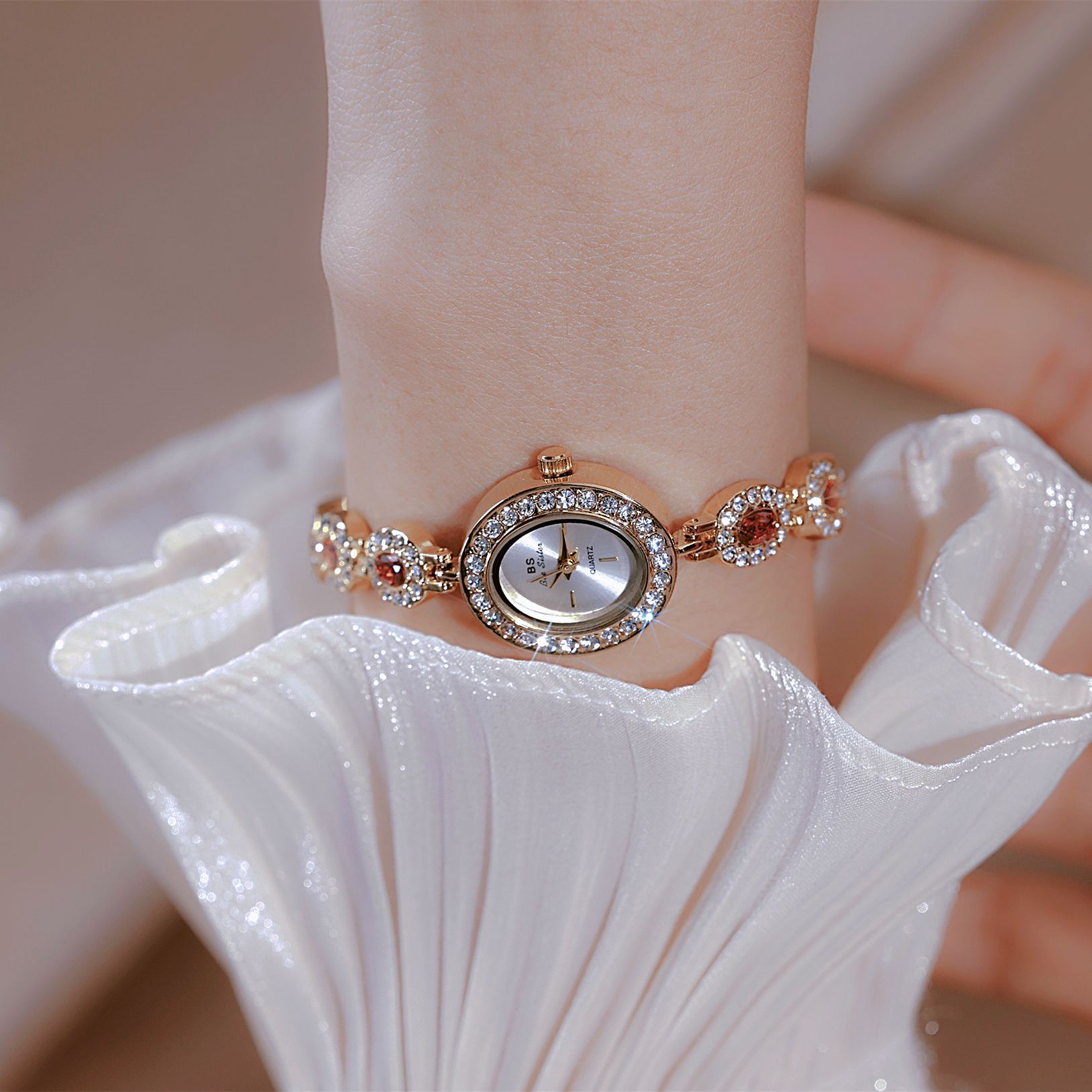 Mid-ancient Fashion Oval Colored Gems Rainbow Light Luxury Watch - Norellé