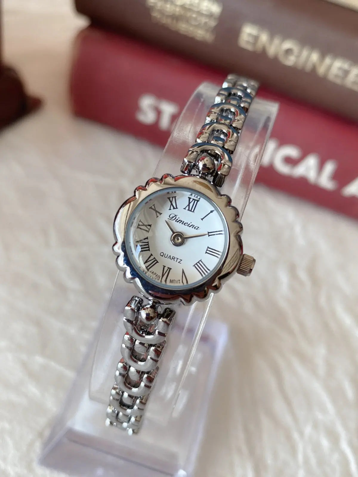 Casual Retro Bracelet Quartz Women’s Watch - electronic accessories