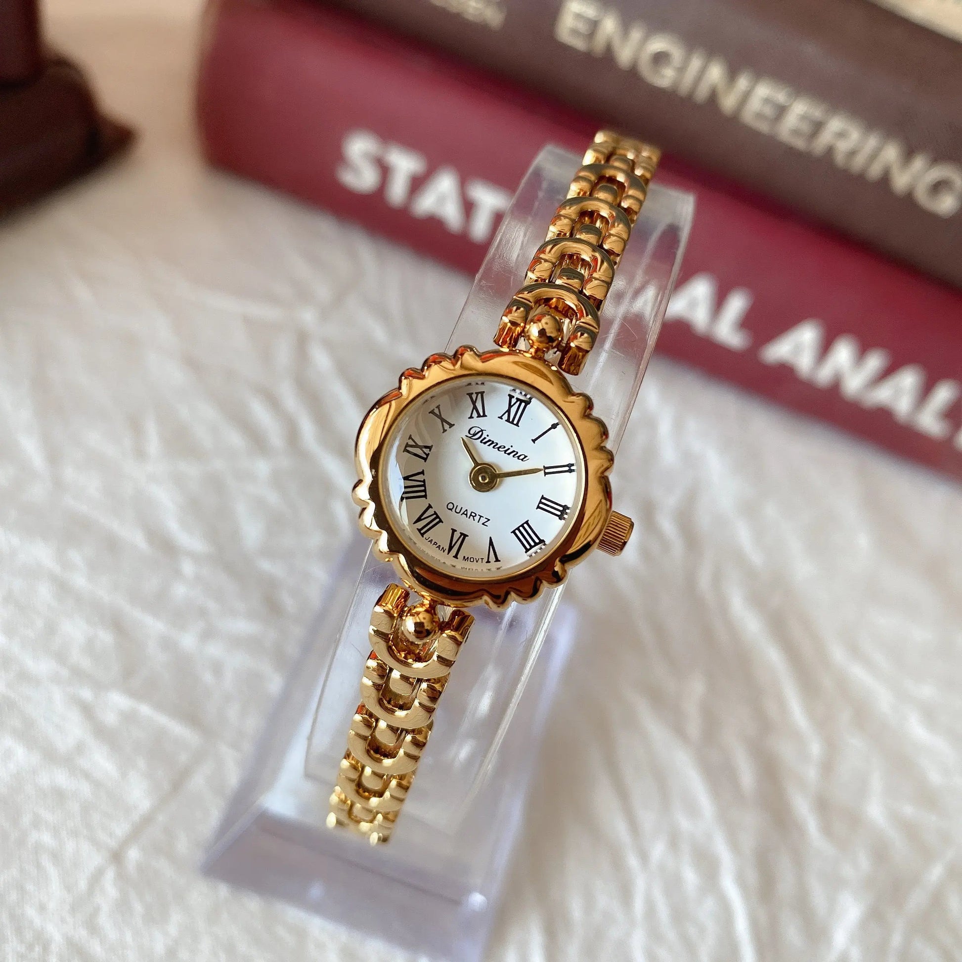 Casual Retro Bracelet Quartz Women’s Watch - electronic accessories