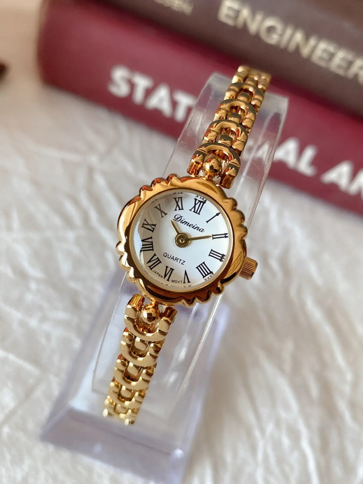 Casual Retro Bracelet Quartz Women’s Watch - electronic accessories
