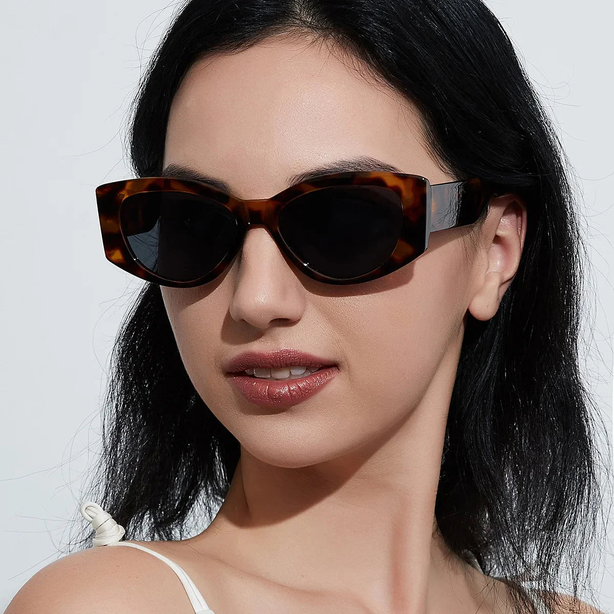 Cat Eye Shape Women Sunglasses