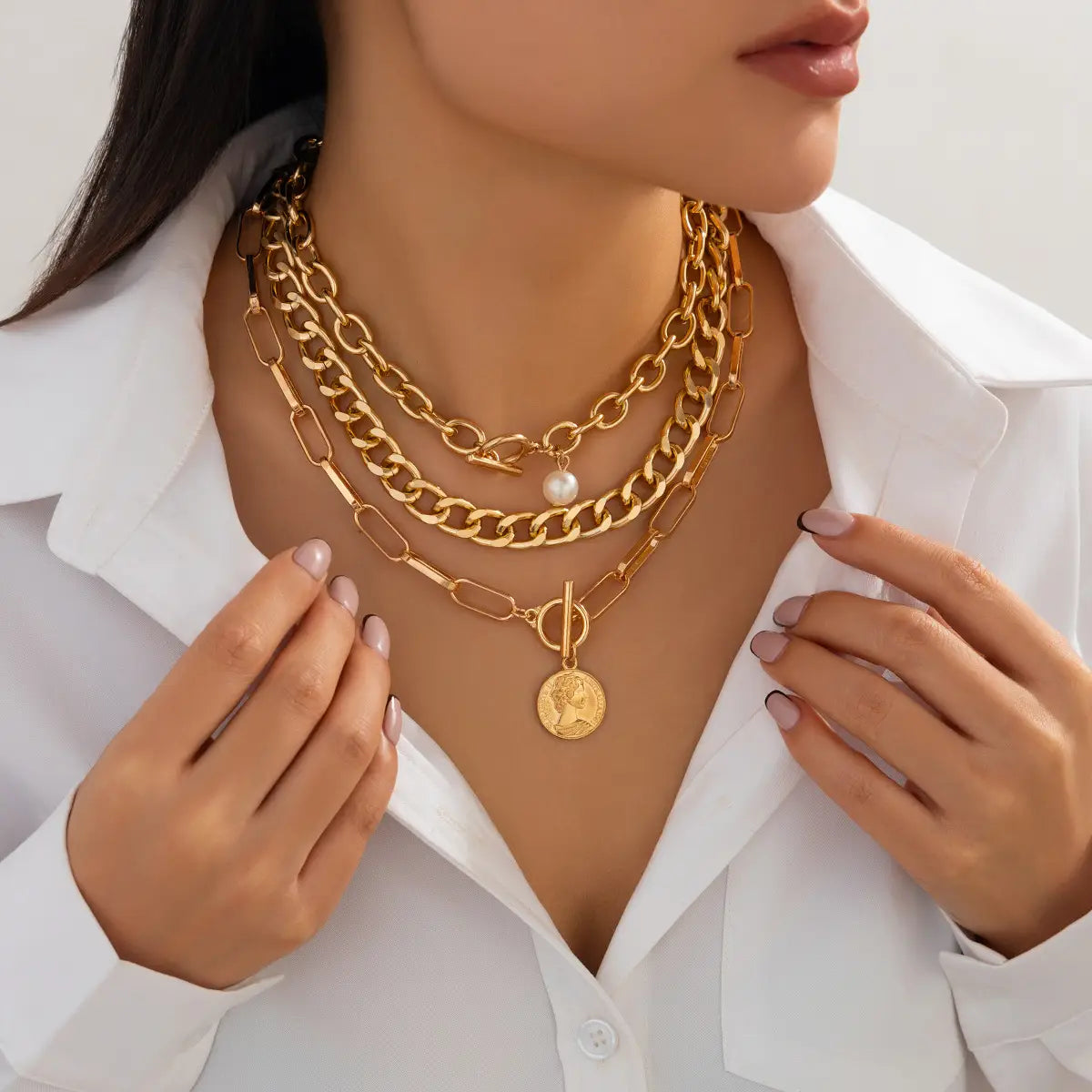 Vintage Ins Portrait Pendant Necklace Suit