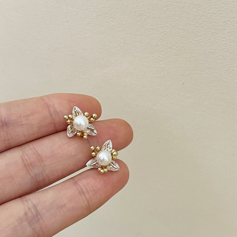 New Exquisite Fashion All-match Small Diamond Pearl Flower Earrings - Norellé