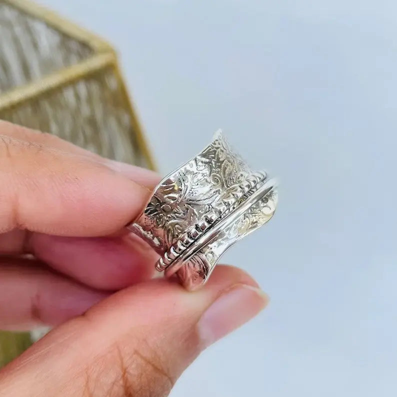 Carved Decompression Rotatable Wide Face Ring Retro - Norellé