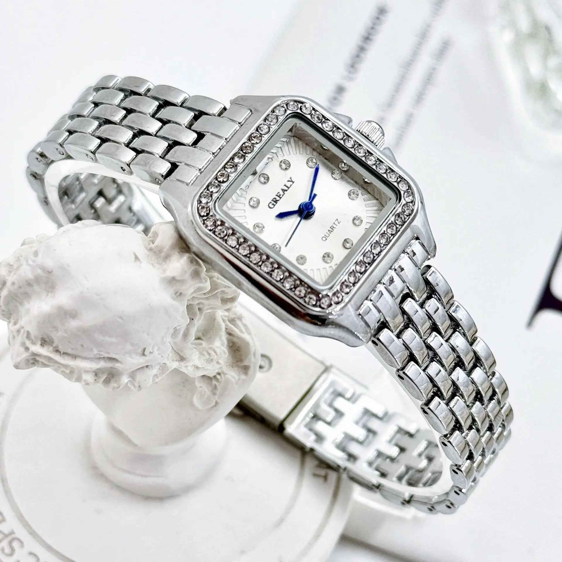 Classic Retro Square Waterproof Women’s Diamond-embedded Watch - Silver Drill Surface - electronic accessories