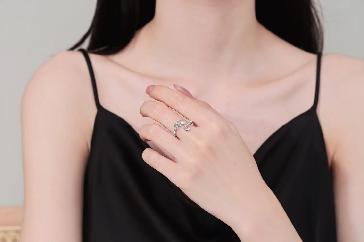 Ocean Seahorse Open Ring Female Inlaid With Green Zirconium