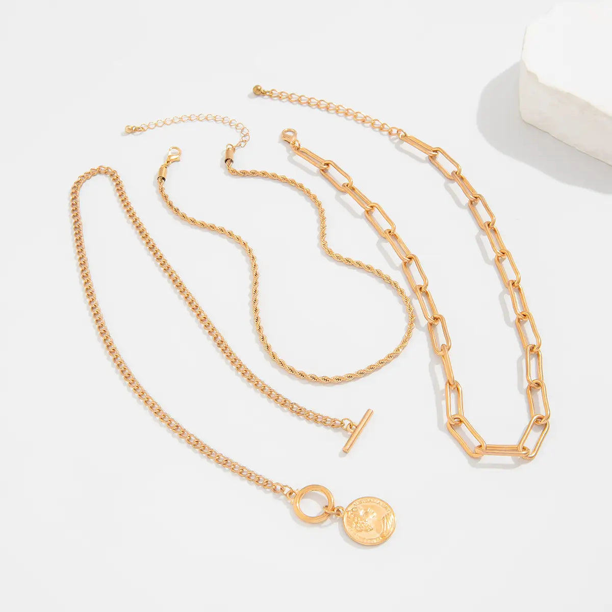 Vintage Ins Portrait Pendant Necklace Suit