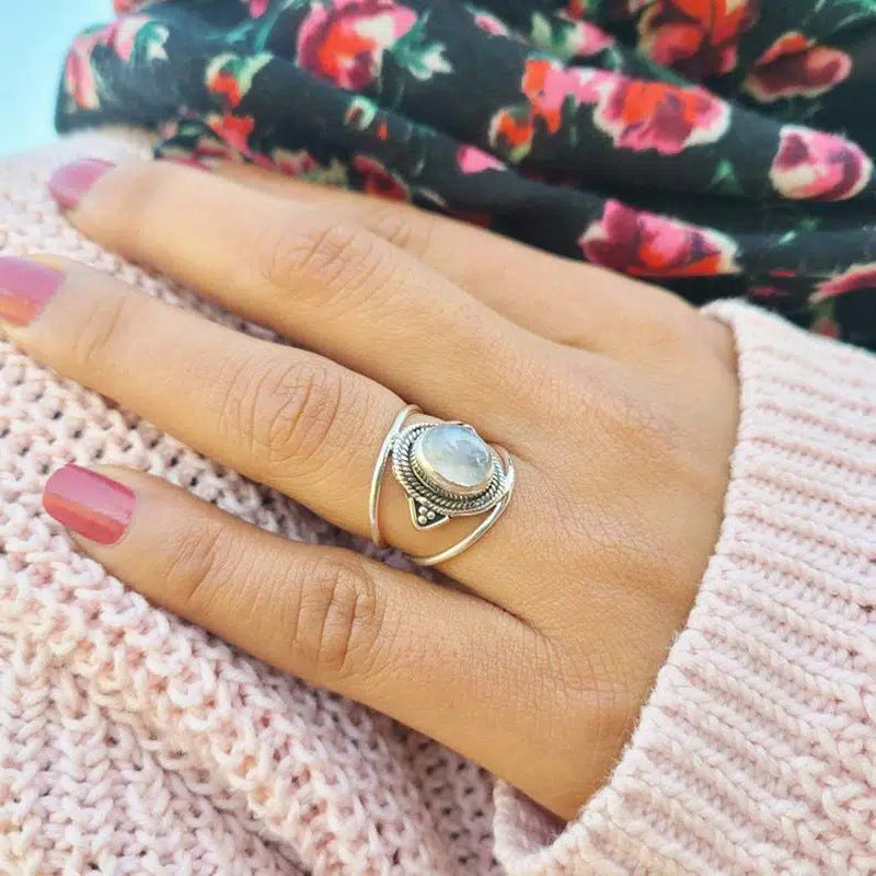 Oval Fashion Simple Personalized Stone Ring - Norellé