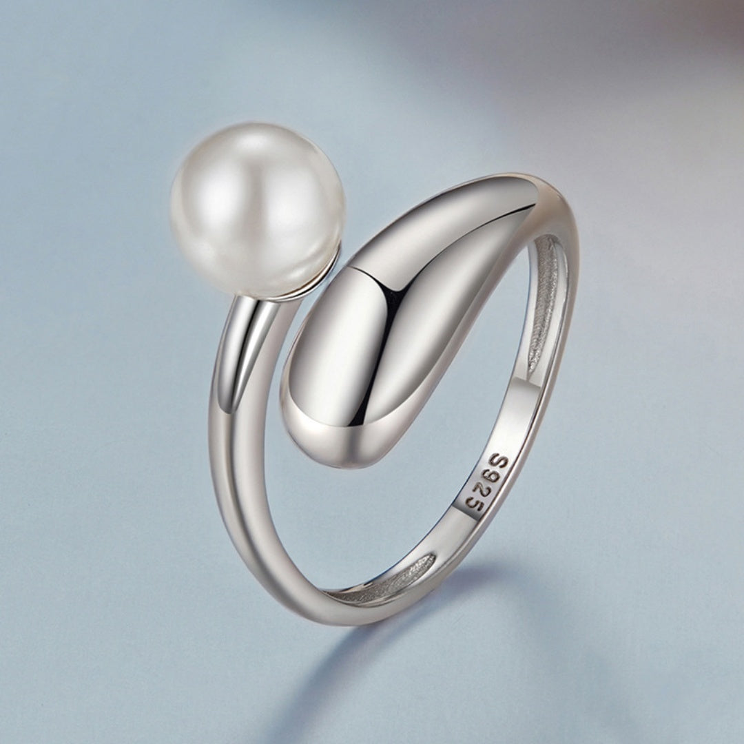 Simple Temperament Shell Pearls Open Ring - Norellé