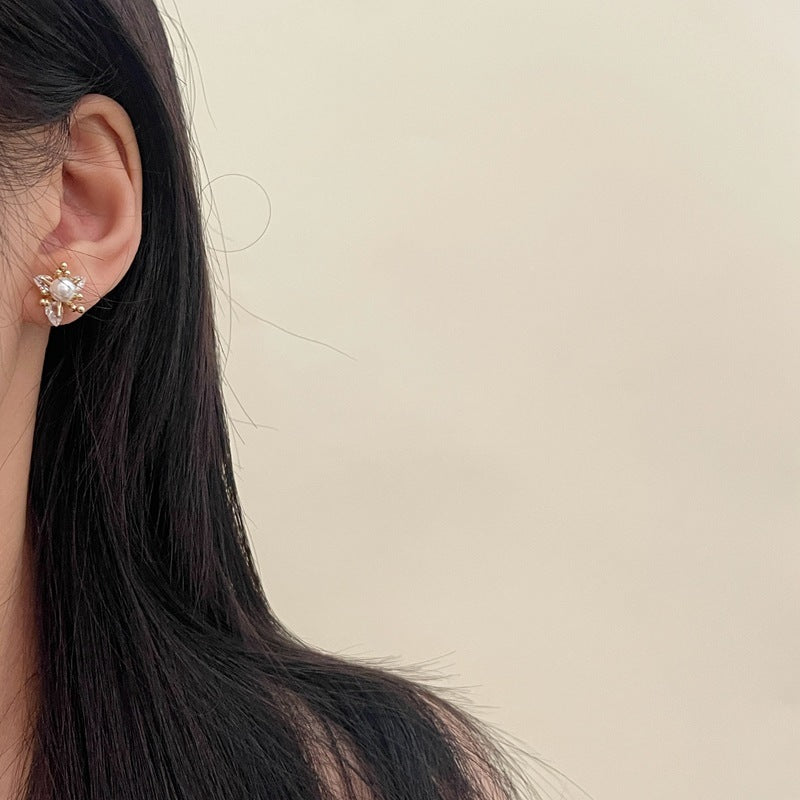 New Exquisite Fashion All-match Small Diamond Pearl Flower Earrings - Norellé