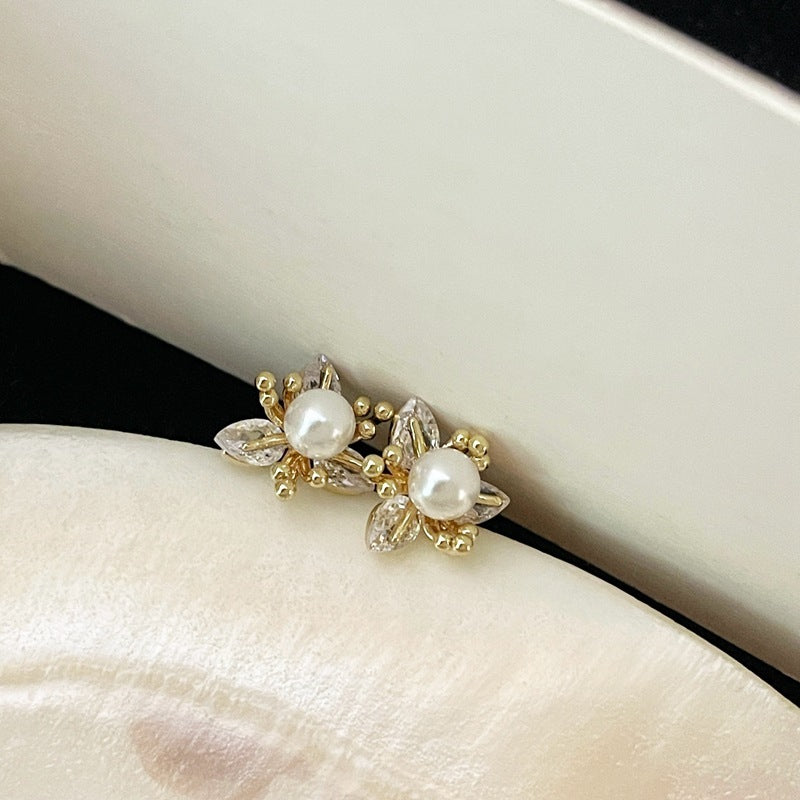 New Exquisite Fashion All-match Small Diamond Pearl Flower Earrings - Norellé