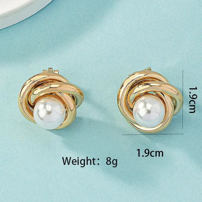 Women’s Fashion Artistic Complex Inlaid Pearl Earrings
