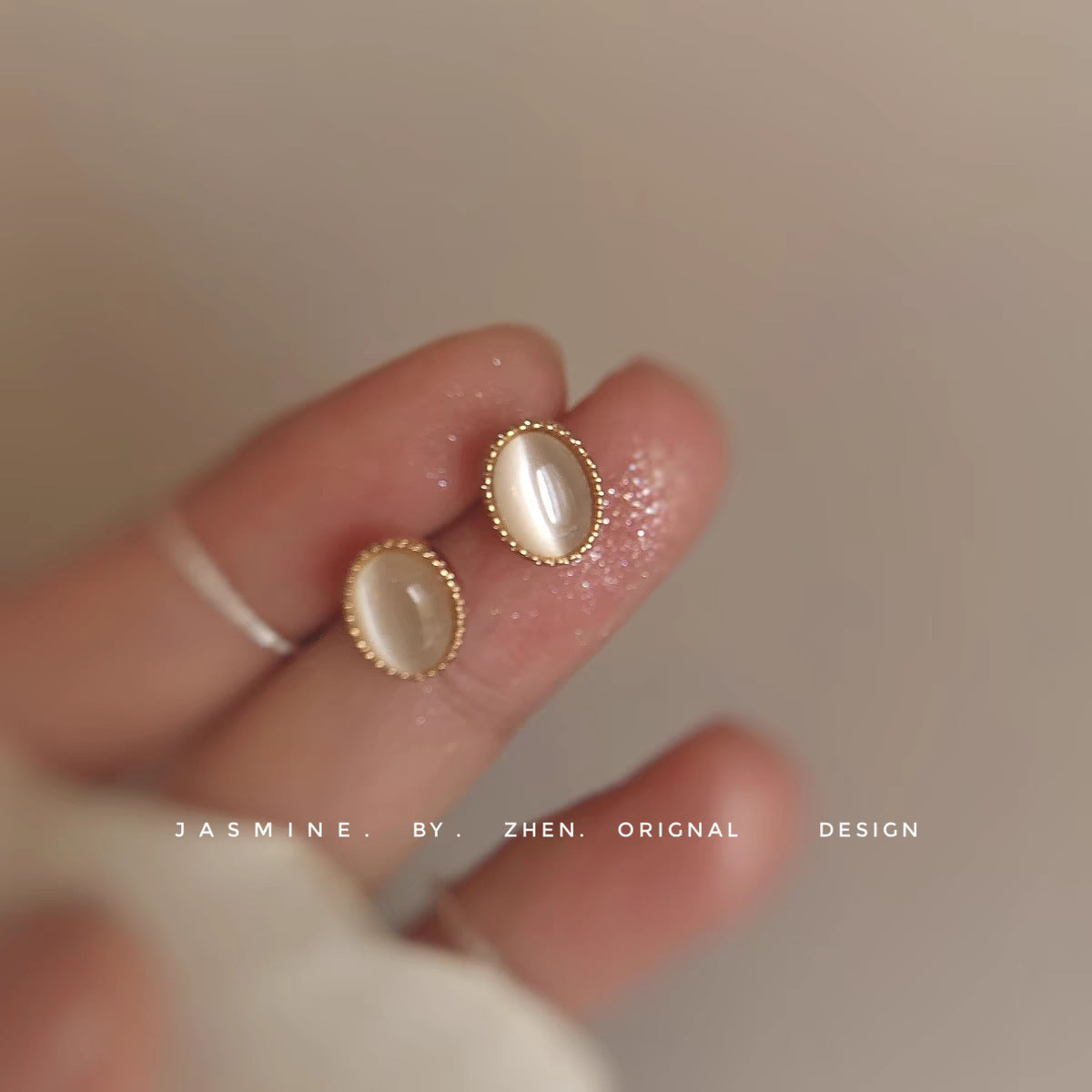 Gentle And Versatile Temperament Commuting Earrings - Norellé