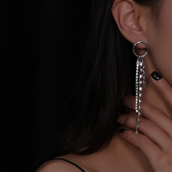Simple Retro Asymmetric Tassel Shiny Diamond Ear Studs - Norellé