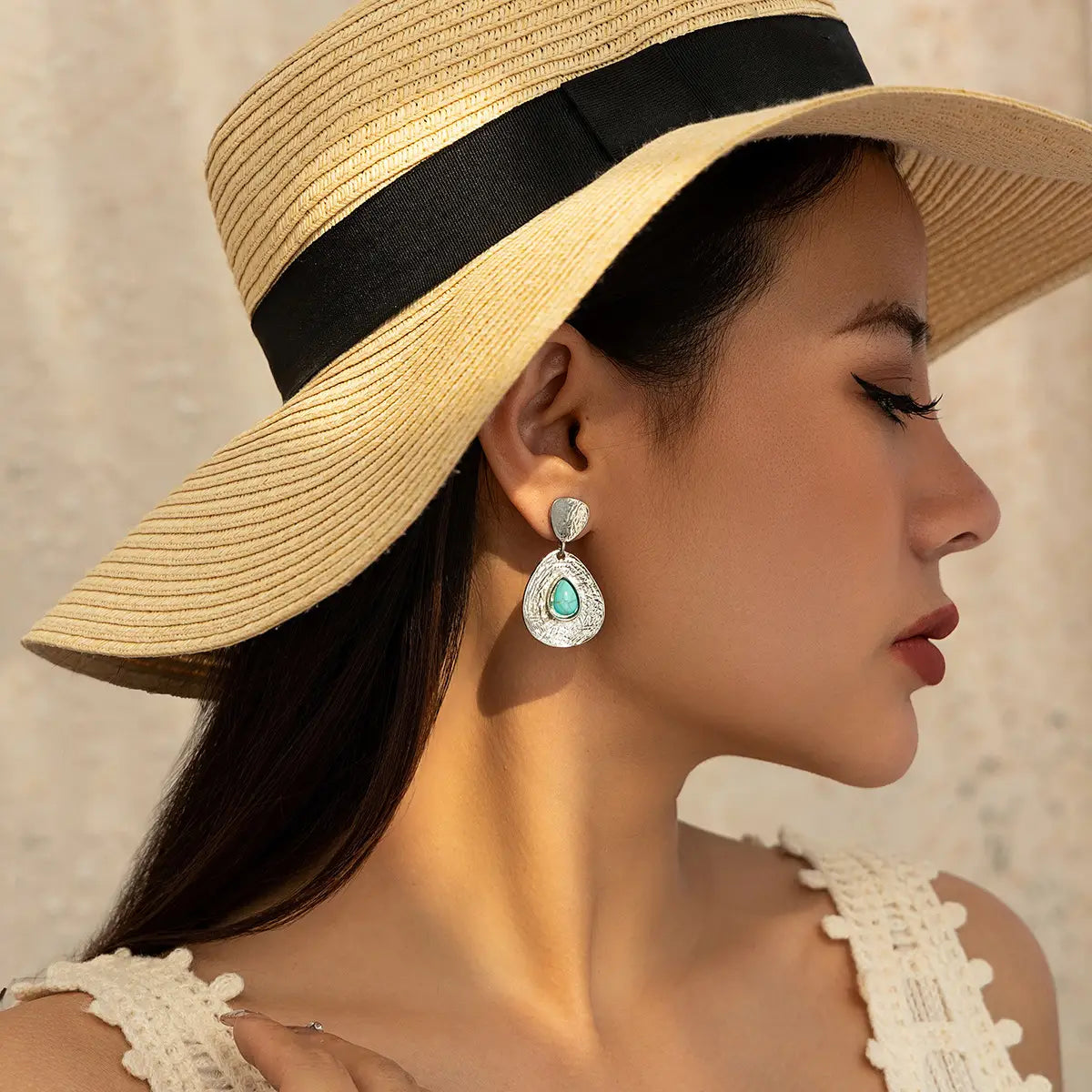 Drop-shaped Micro-inlaid Turquoise Pleated Ear Studs