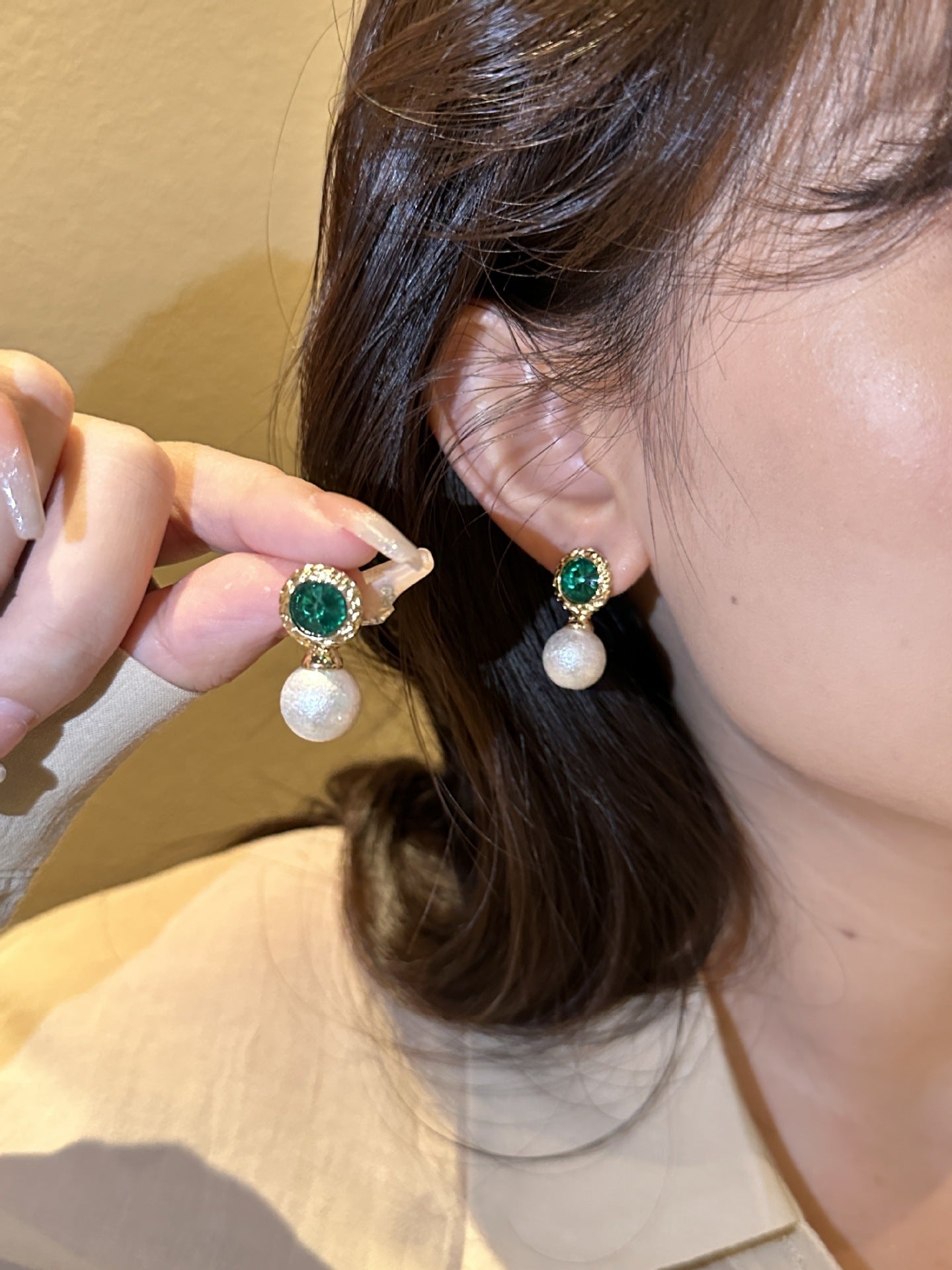 Emerald Rhinestone Pearl Stud Earrings For Women - Norellé