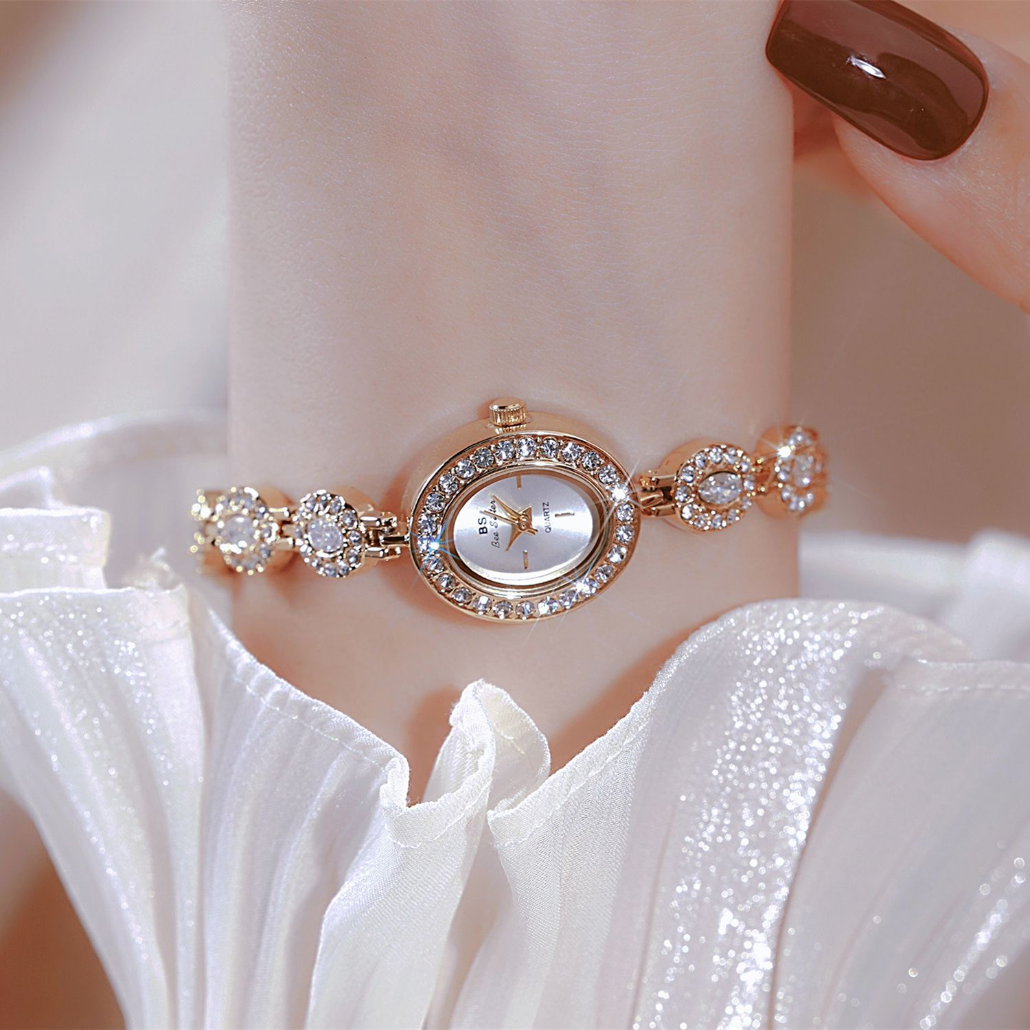 Mid-ancient Fashion Oval Colored Gems Rainbow Light Luxury Watch - Norellé