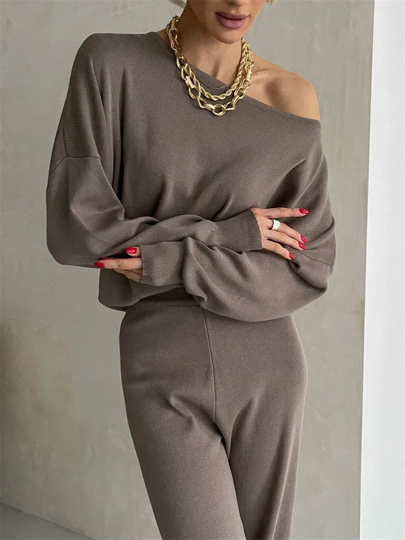 Elegant Winter Knit Pants Set Woman