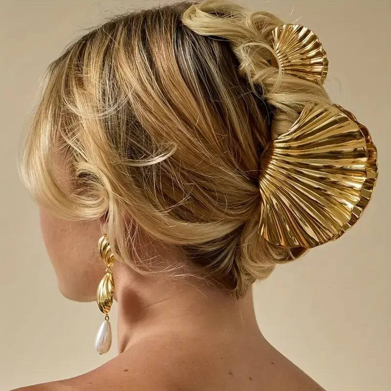 Elegant Women’s Shell Hair Clip
