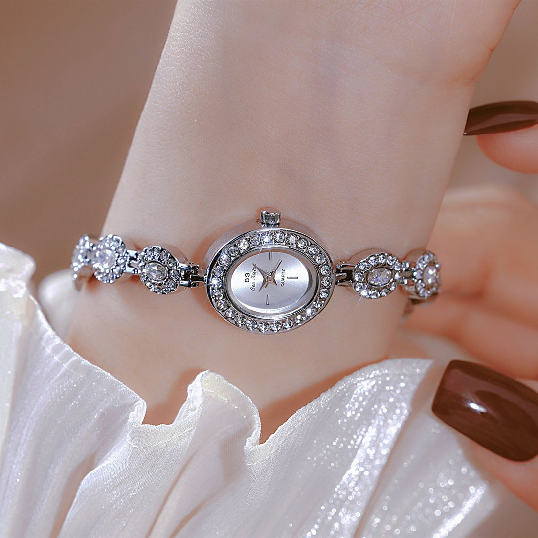 Mid-ancient Fashion Oval Colored Gems Rainbow Light Luxury Watch - Norellé