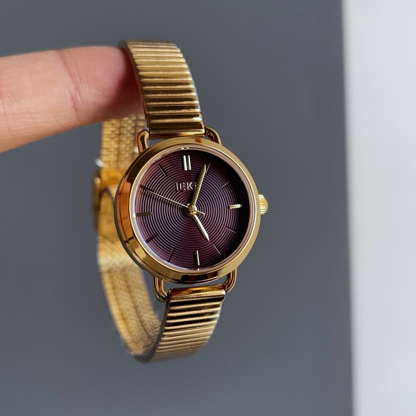 Retro Ankela Red Series Chain Watch Women - Norellé